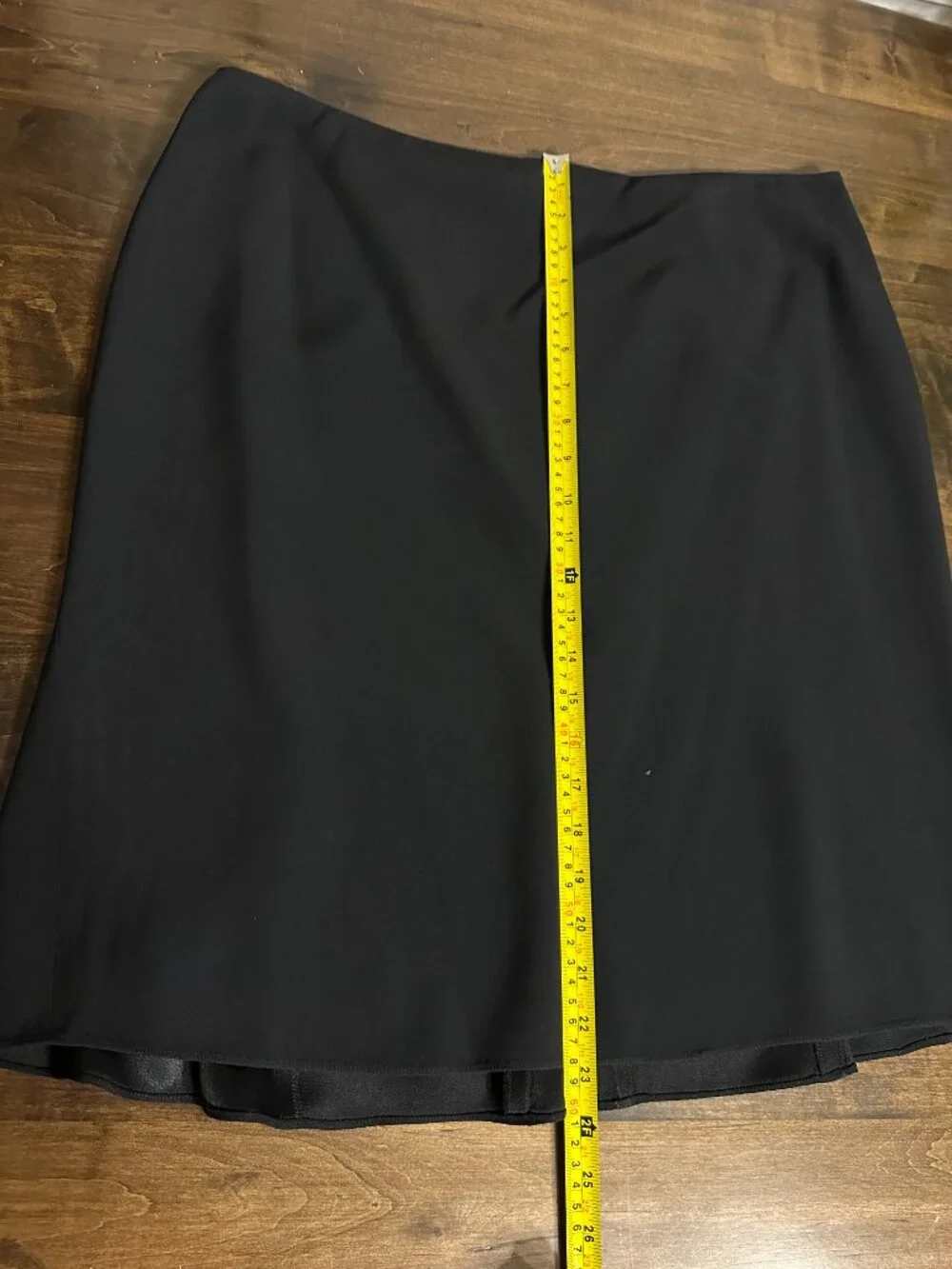 ELLEN TRACY Black A-Line Midi Skirt Size 14 Flare Hem Career Office Classic